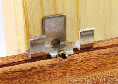 Fixation invisible pour bardage DeckWise®
