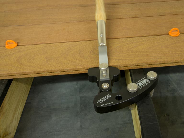 Verwenden des Hardwood Wrench™-Werkzeugs – Schritt 3
