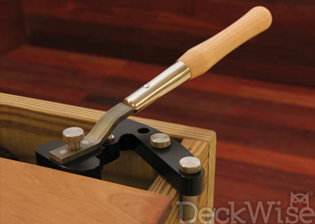 Hardwood Wrench™ Terrace Board Straightener